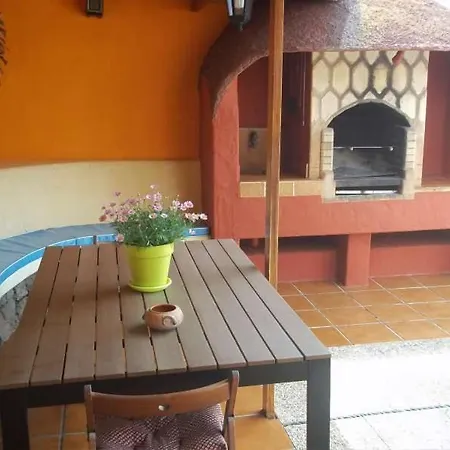 Daire Sleeps 6 Pool Wifi Tahiche