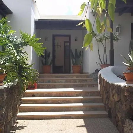 Sleeps 6 Pool Wifi Daire *
