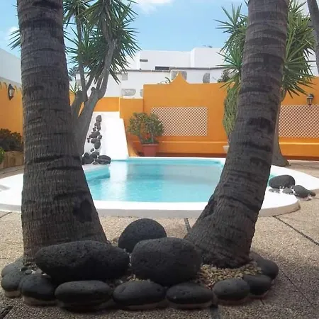 Daire Sleeps 6 Pool Wifi Tahiche