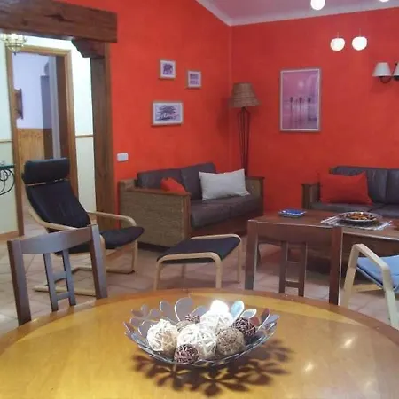 Daire Sleeps 6 Pool Wifi *