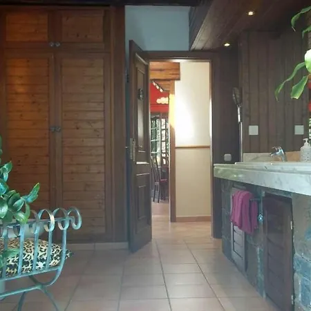 Sleeps 6 Pool Wifi Daire *