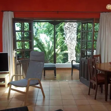 Daire Sleeps 6 Pool Wifi Tahiche