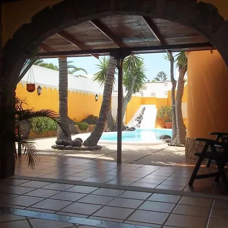 Sleeps 6 Pool Wifi Tahiche
