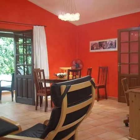 Sleeps 6 Pool Wifi * Tahiche