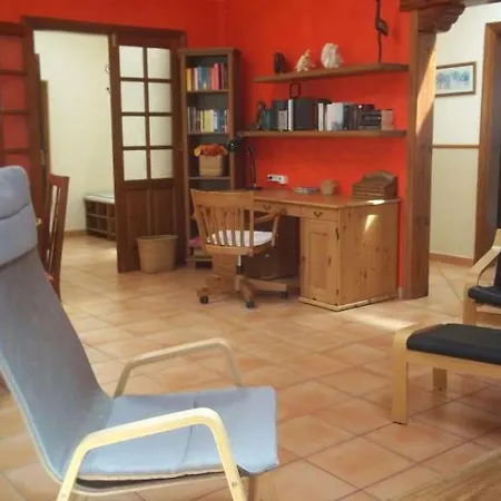 Sleeps 6 Pool Wifi Daire *