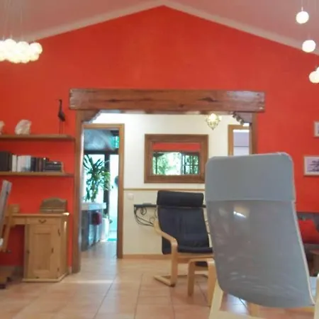 Daire Sleeps 6 Pool Wifi