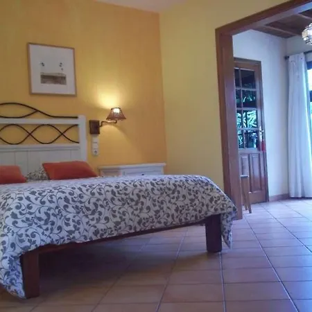 Daire Sleeps 6 Pool Wifi *